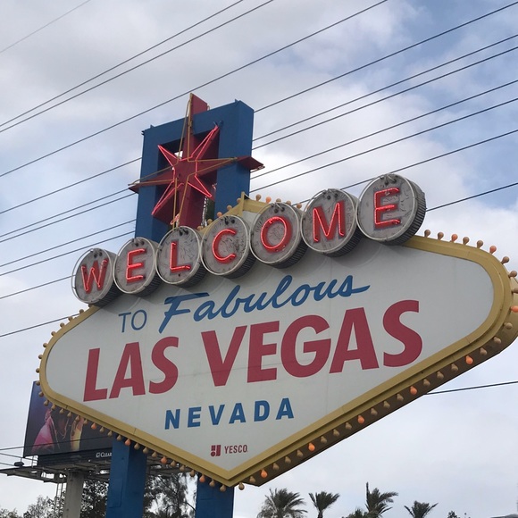 Meet your Posher, Lisa - Picture 1 of 4